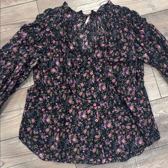 Free People Meant To Be blouse Black Floral - Picture 8 of 10